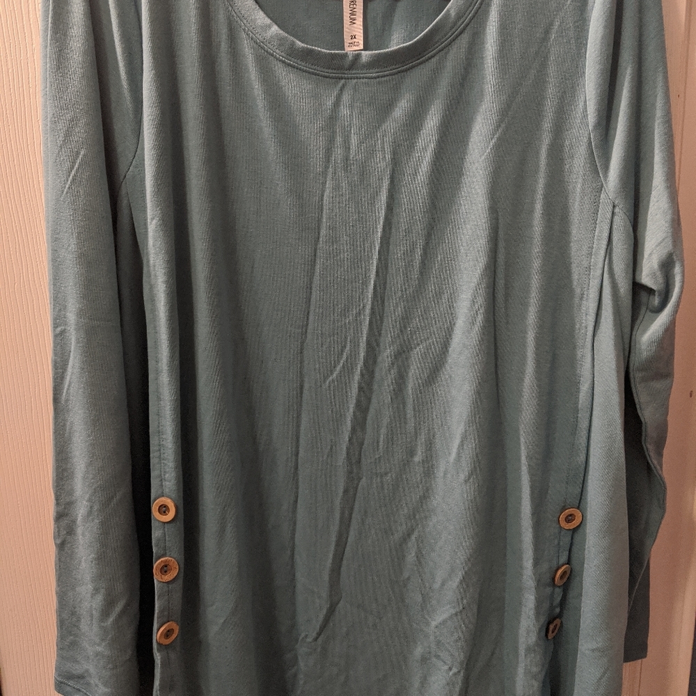 Women's long sleeve shirt